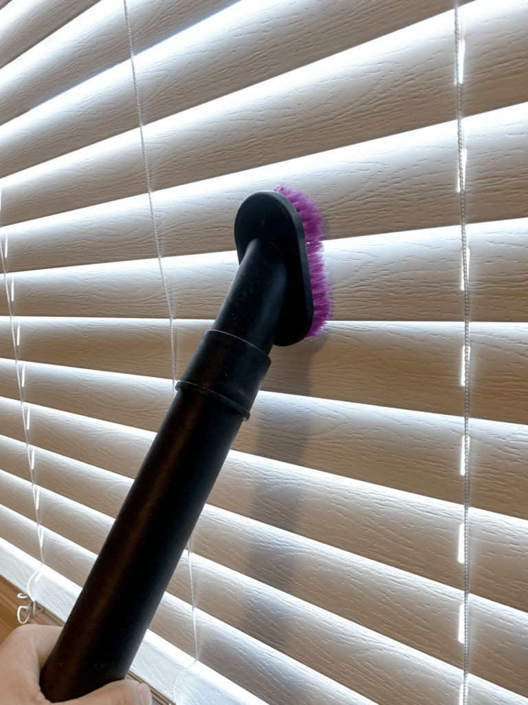 how to clean horizontal blinds